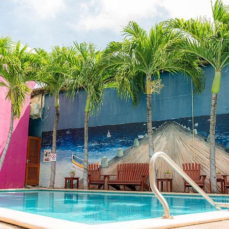 The Ritz Hostel ウィレムスタッド エクステリア 写真