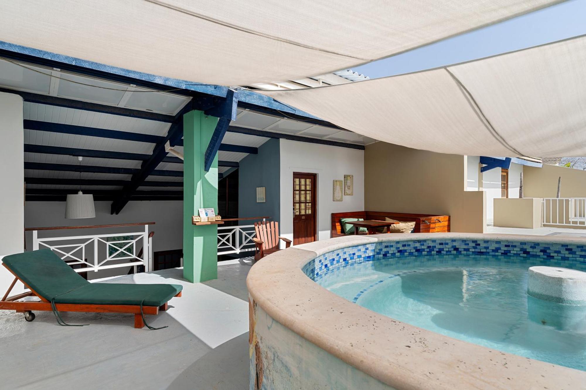 The Ritz Hostel ウィレムスタッド エクステリア 写真