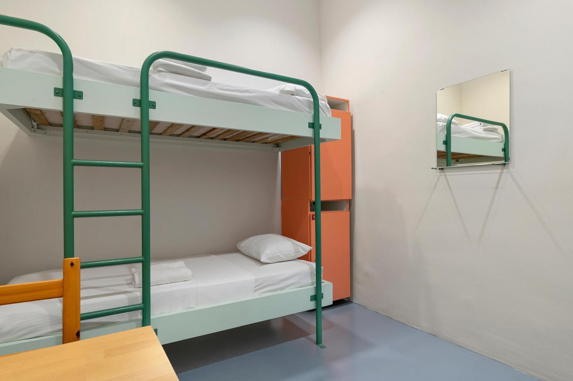 The Ritz Hostel ウィレムスタッド エクステリア 写真