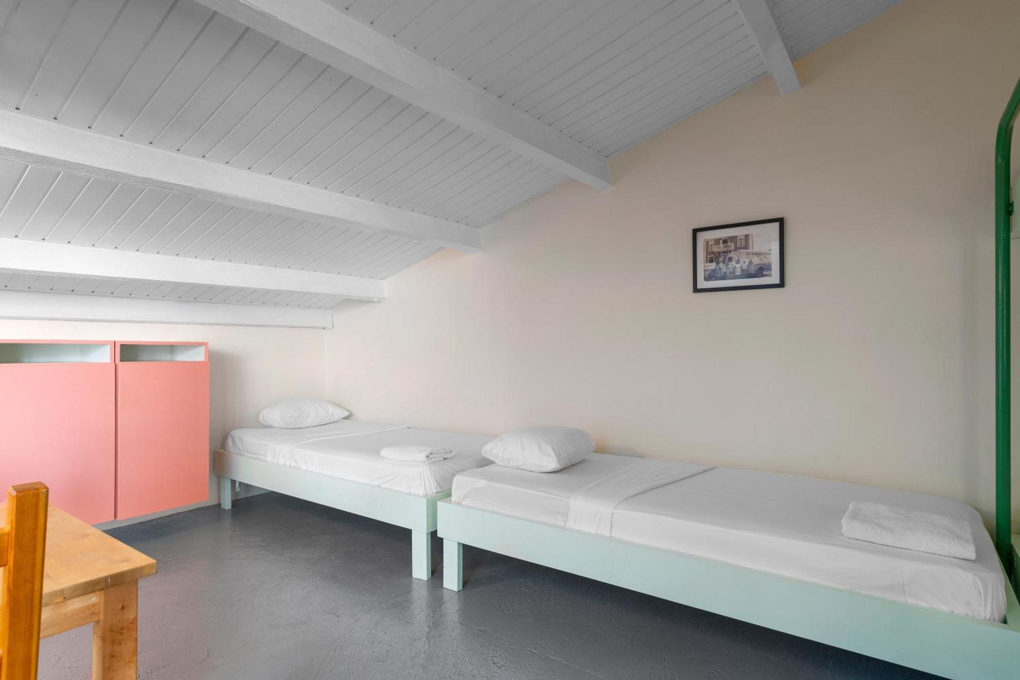 The Ritz Hostel ウィレムスタッド エクステリア 写真