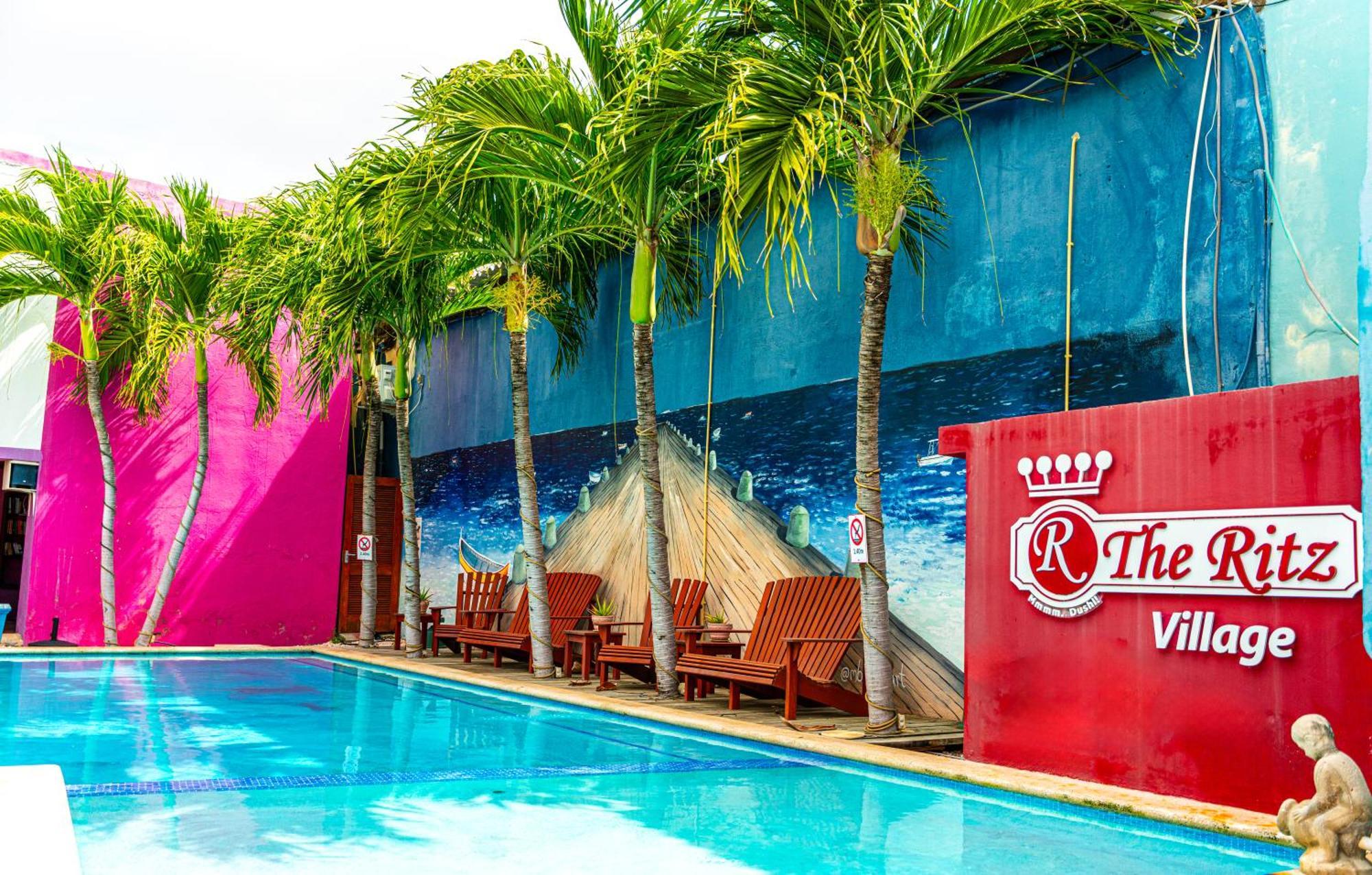 The Ritz Hostel ウィレムスタッド エクステリア 写真