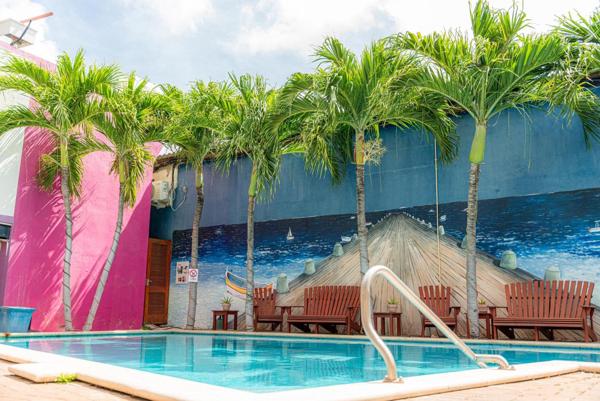 The Ritz Hostel ウィレムスタッド エクステリア 写真