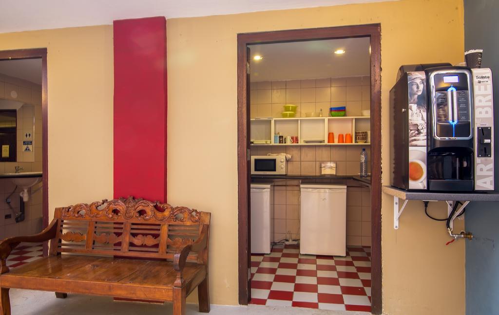 The Ritz Hostel ウィレムスタッド エクステリア 写真