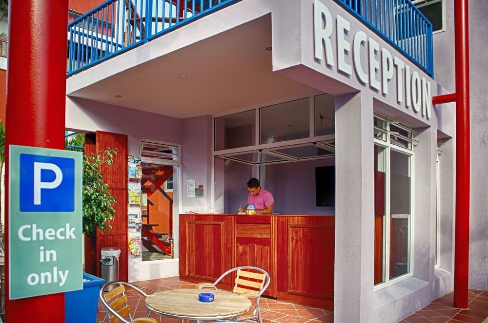The Ritz Hostel ウィレムスタッド エクステリア 写真