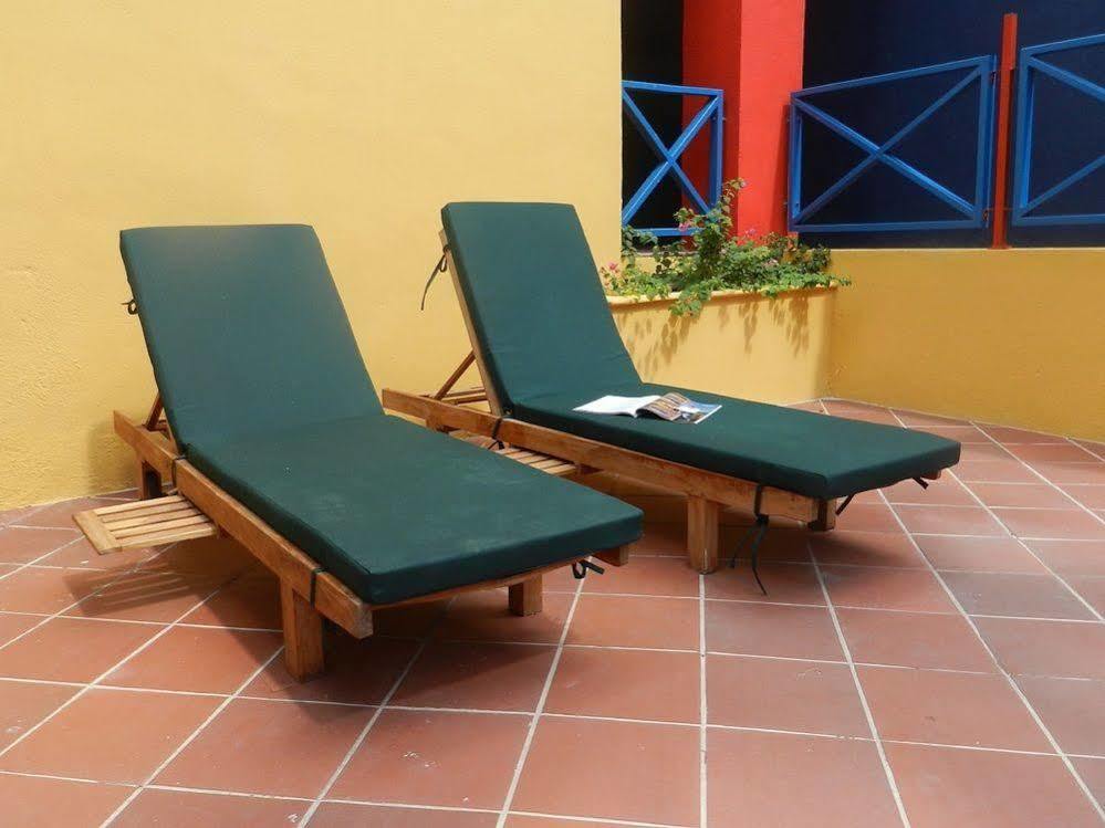 The Ritz Hostel ウィレムスタッド エクステリア 写真