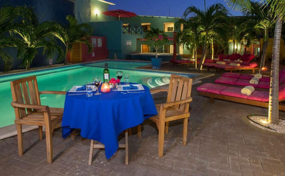 The Ritz Hostel ウィレムスタッド エクステリア 写真